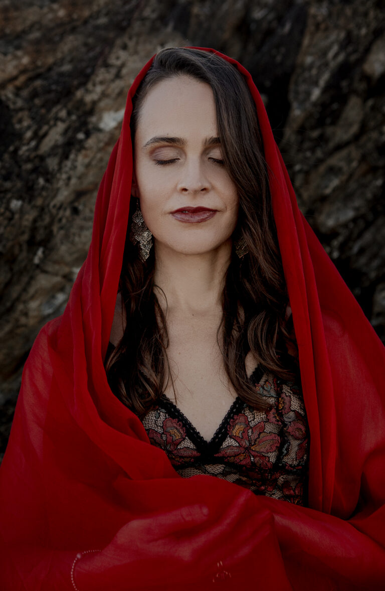Jasmine Rose red veil